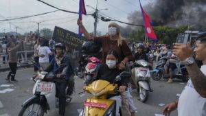 El primer ministro de Nepal renunció en medio de protestas contra el gobierno y la corrupción: revueltas con 19 muertos