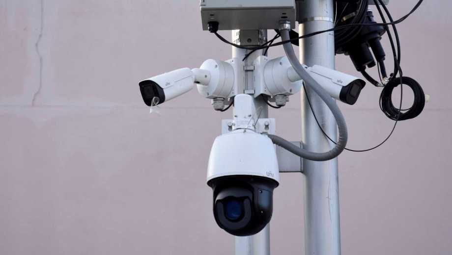 La red de cámaras se ampliará y permitirá un control total en las calles neuquinas.