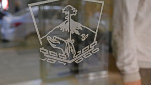 Piden información sobre los pases a planta en un ente de Neuquén: aseguran que figura una concejal