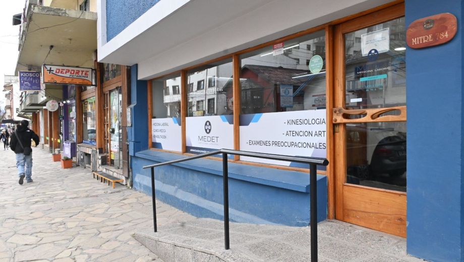 En el municipio de Bariloche se contrató a una empresa para el control de las licencias médicas y hay polémica. Foto. Alfredo Leiva