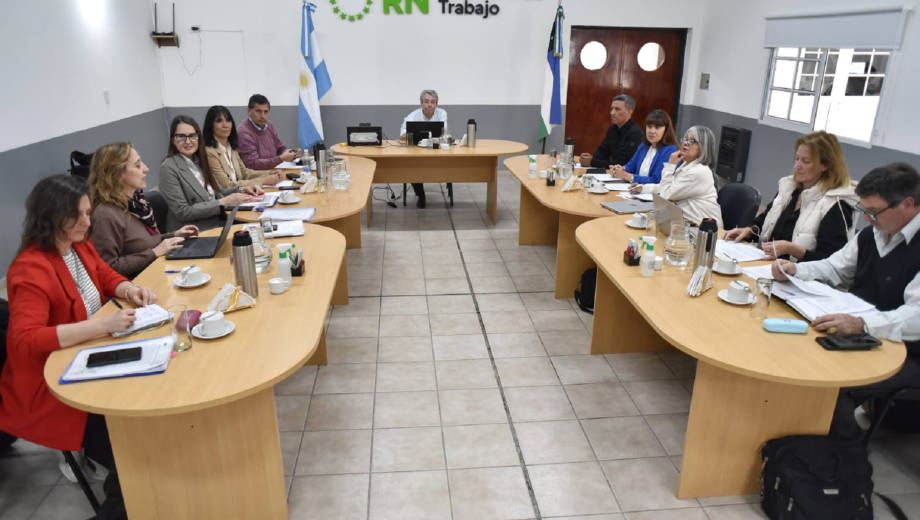 El Gobierno de Río Negro mantuvo paritarias con docentes y estatales en Viedma. (Foto: Gentileza Unter)