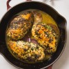 Imagen de Pechugas de pollo a las finas hierbas: un plato fácil de resolver y muy sabroso