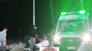 Grave choque en la Ruta 22, en Plottier: un joven fue rescatado de un auto incendiado y lo derivaron a Neuquén