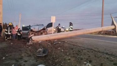 Apagón en una capital de la Patagonia por un accidente: chocó contra un poste y dejó sin luz a toda la ciudad