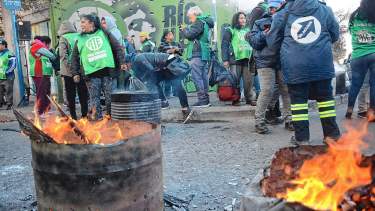 ATE anuncia paro y concentración en rechazo a los vetos sobre salud y educación: qué pasa en Neuquén y Río Negro