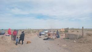 Crisis en Allen: protestas por falta de agua y polémica por basura que llegó a Fernández Oro