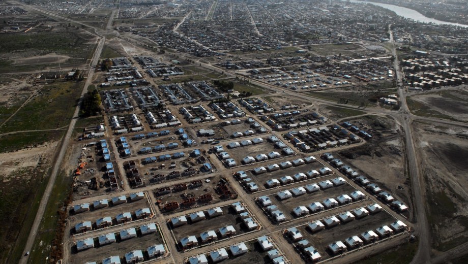 Viedma es una de las 28 localidades donde se realizaron inspecciones en los baldíos. Foto: Marcelo Ochoa.