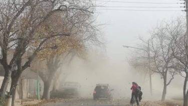 Lunes con ráfagas de casi 100 km/h en Neuquén y Río Negro: qué pasa con el calor en el Alto Valle, ¿llueve en cordillera?