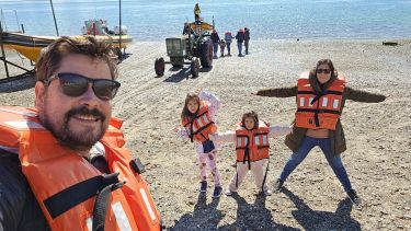 En familia, al encuentro de fauna marina en el Golfo de San Matías