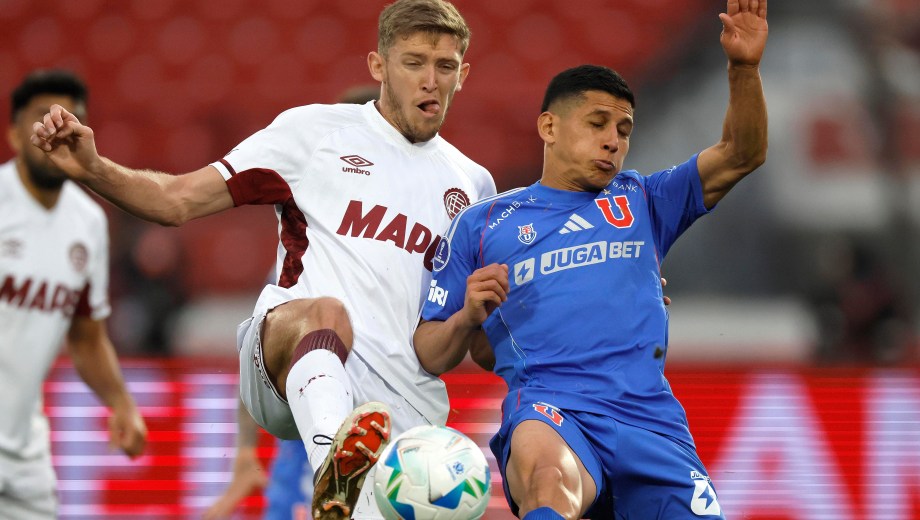 Universidad de Chile vuelve a jugar en la Argentina dos meses después de la violencia con Independiente.
Copa Sudamericana 2025.
El jugador de Universidad de Chile Israel Poblete, derecha, disputa el balon con Rodrigo Castillo de Lanus durante el partido de ida de la semifinal de la Copa Sudamericana realizado en el estadio Nacional de Santiago, Chile.
23/10/2025
Andres Pina/Photosport

Football, Universidad de Chile vs Lanus.
2025 Copa Sudamericana Championship.
Universidad de Chile’s player Israel Poblete, right, vies for the ball against Rodrigo Castillo of Lanus during a Copa Sudamericana Championship semifinal first leg match at the Nacional stadium in Santiago, Chile.
23/10/2025
Andres Pina/Photosport