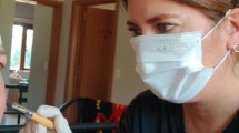 Imagen de Maquillaje terapéutico: una barilochense regala acompañamiento a mujeres que atraviesan el cáncer de mama