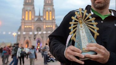 Entre la lluvia y la fe: así se vivió la peregrinación juvenil a la Virgen de Luján 2025