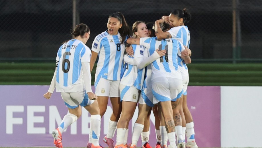 La Selección Argentina femenina en la Liga de las Naciones.