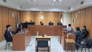 Comenzó el juicio por el robo a una mujer de 82 años en Chichinales: uno de los acusados ya purga otras condenas