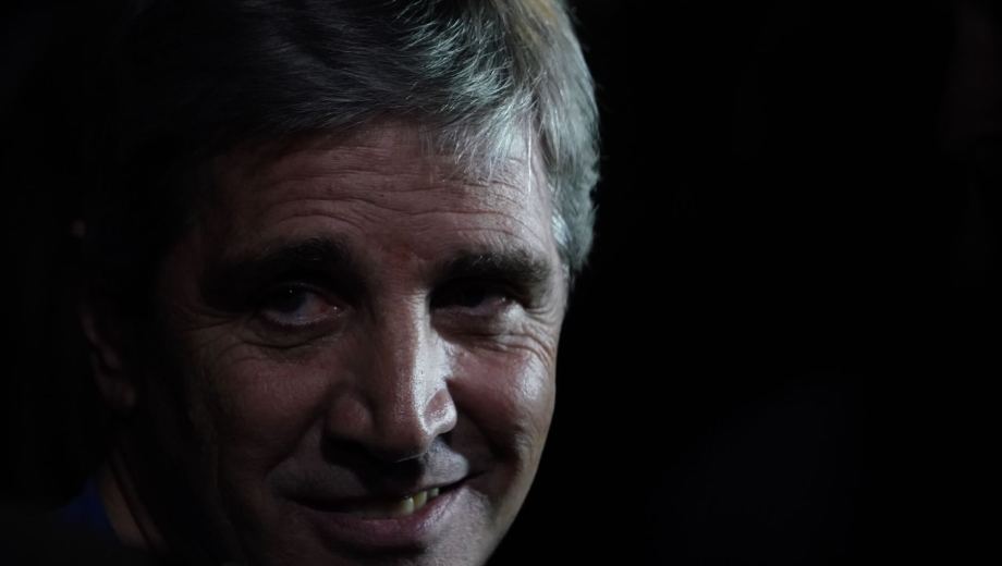 El ministro de Economía, Luis Caputo, ayer luego de la victoria de La Libertad Avanza. (Clarín fotografía)