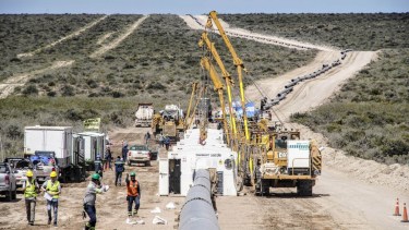 Viaje al futuro petrolero de Argentina: cómo avanza el oleoducto VMOS