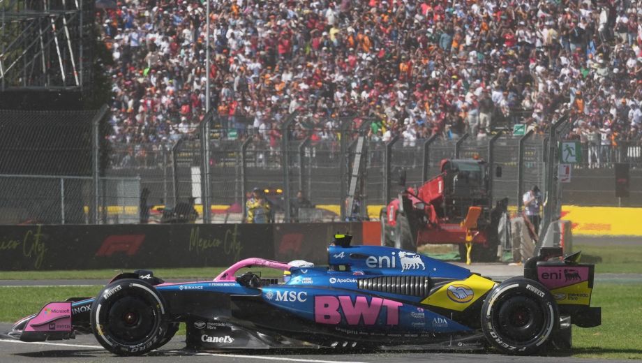 De movida, Franco hizo un trompo luego del que te Stroll: "Nunca mira los espejos", largó después. (AP)