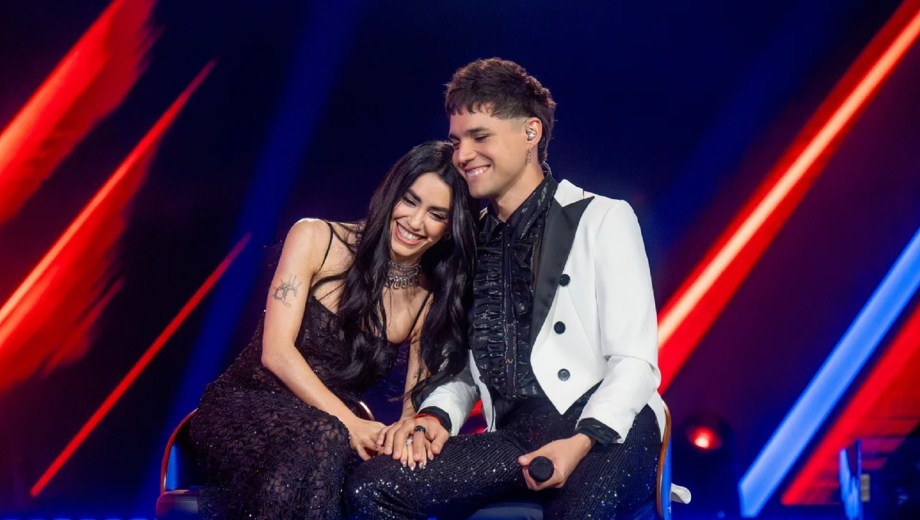 Alan Lez junto a Lali Espósito en La Voz Argentina. 