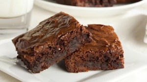 Brownie saludable: sin harina, sin azúcar y listo en minutos 