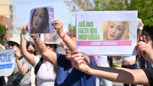 «Queremos que Azul vuelva»: con una panfleteada buscan a la empleada estatal de Neuquén desaparecida