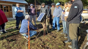 Boyeros solares: energía limpia para potenciar la ganadería en la Patagonia Norte
