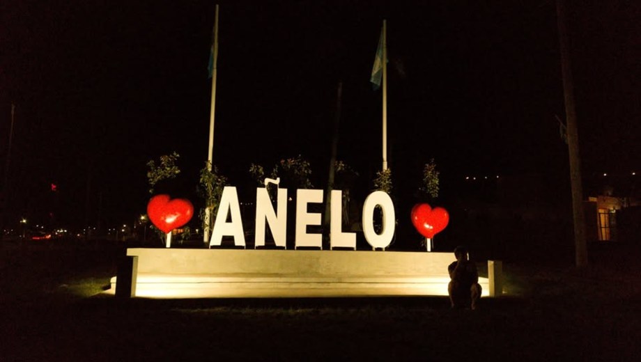 La localidad tira su casa por la ventana en medio de la eclosión económica por Vaca Muerta (Gentileza Radio Municipal)