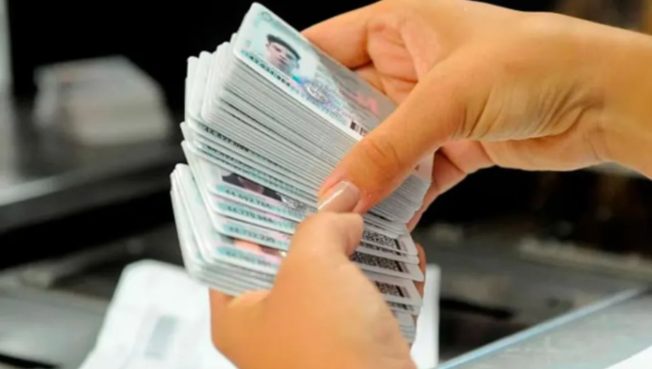 Se podrán retirar los DNI el domingo de las elecciones 2025. Foto: Gentileza Neuquén Informa. 