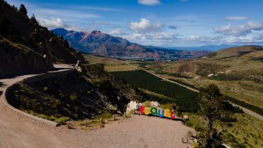 Esquel «te conecta»: capital del senderismo, tulipanes en Trevelin y un nuevo corredor con Chile
