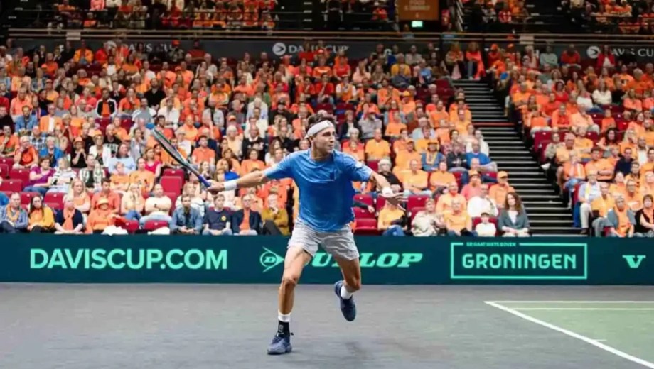 Tomás Etcheverry no pudo ante Holger Rune y quedó eliminado del ATP de Estocolmo.