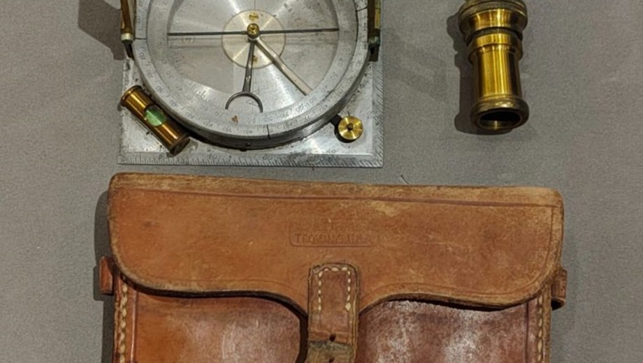 Científicos colaboran con la conservación de los documentos y objetos de la Colección Frey/Conicet