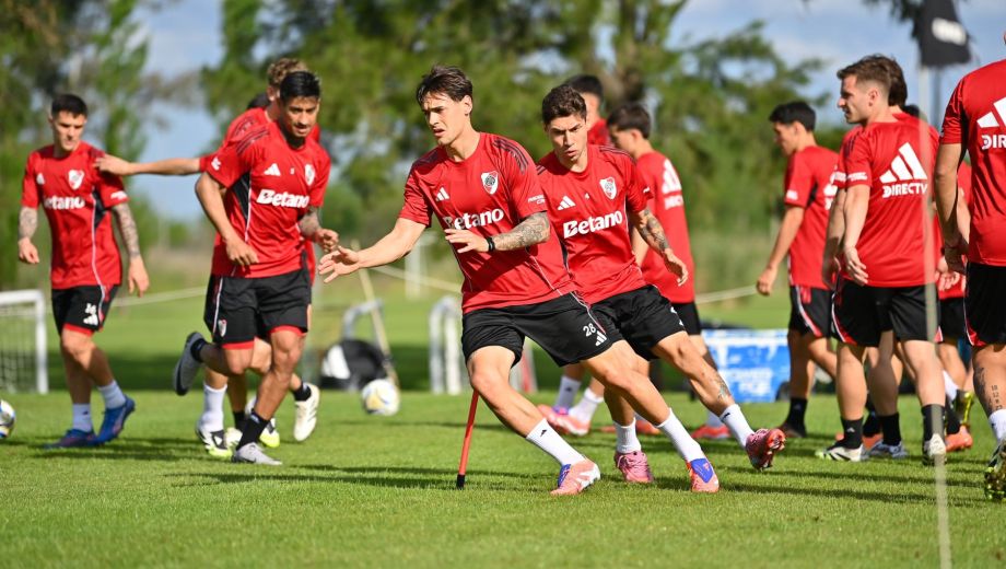 Martínez Quarta y dos que regresan, Montiel y Portillo, serían titulares en Córdoba. (@riverplate)