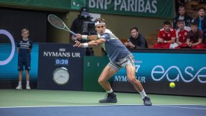 Tomás Etcheverry no pudo con Holger Rune y se despidió del ATP de Estocolmo