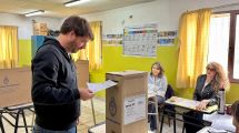 Imagen de Elecciones 2025: Rodrigo Buteler emitió su voto en Cipolletti y reforzó la idea de una ciudad presente en «las decisiones del Congreso»