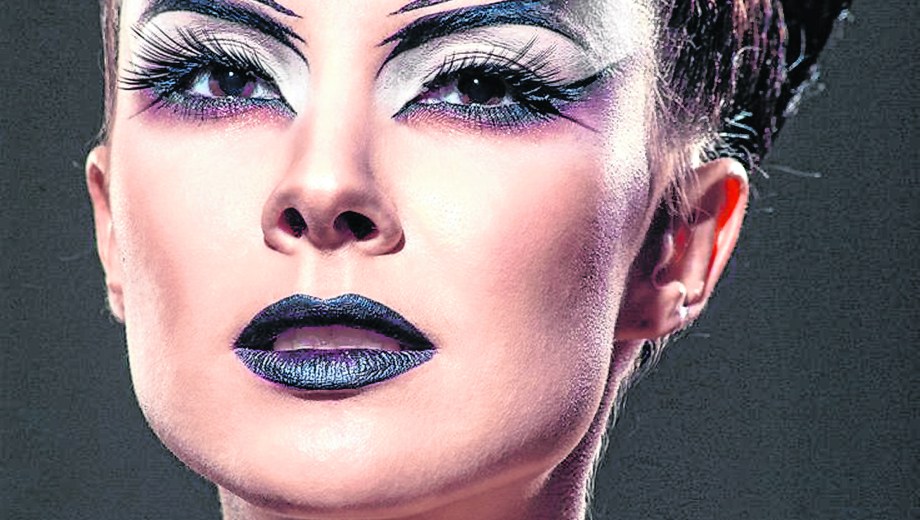 Maquillaje futurista