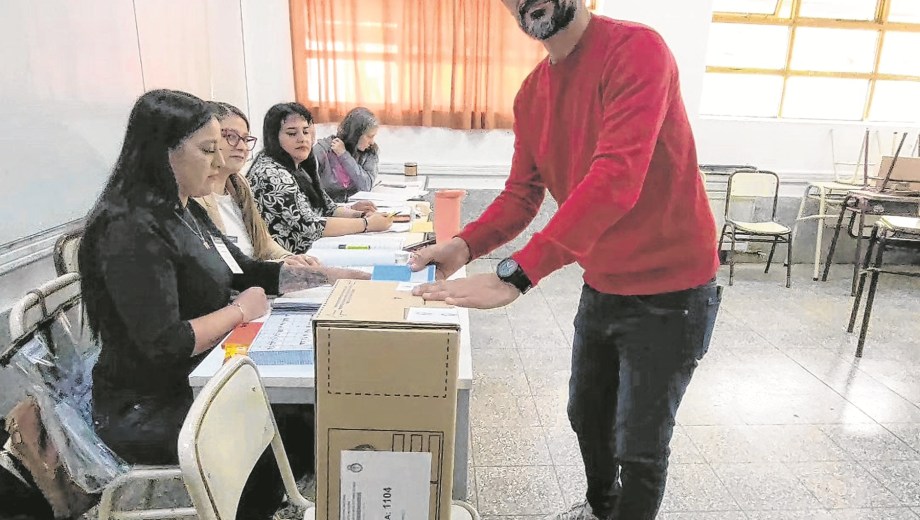 El investigador del Conicet obtuvo un reconocimiento en la Universidad Nacional del Comahue (Gentileza)