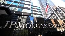 Imagen de JP Morgan desplazó a la Argentina de su índice más estricto de bonos emergentes: qué implica para el cálculo del riesgo país