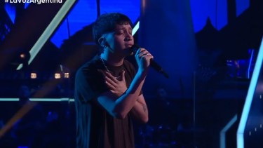 Joaquín Martínez de Neuquén superó el 4° round de La Voz Argentina y está cerca de la final