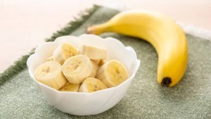Los importantes beneficios para la salud que genera comer una banana cada mañana 
