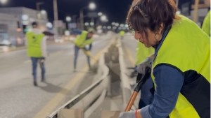 Gran despliegue en la Ruta 22: la Municipalidad intervino 26 kilómetros a la espera del traspaso definitivo