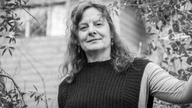 Natalia Belenguer: cuentos desde Villa La Angostura, lejos de la postal turística