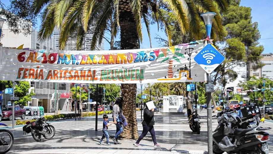 El bulevar de la avenida Argentina está dispuesto para la instalación de más de 400 stands en la Avenida Argentina (foto Cecilia Maletti)