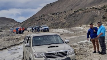 Sin rastros de los jubilados de Chubut: «¿Y si se los tragó la tierra?», un guía alertó sobre los «sumideros»