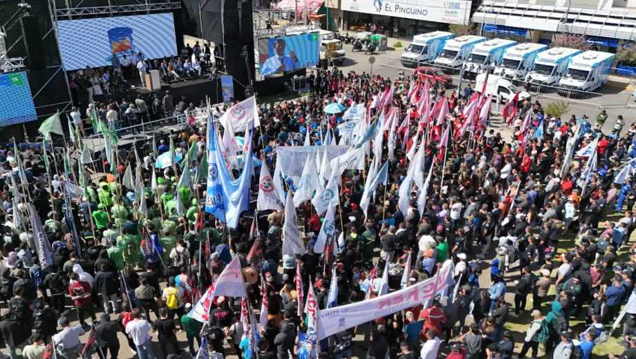 La presentación se realizó ante más de 12 mil trabajadores petroleros. (Foto: gentileza)