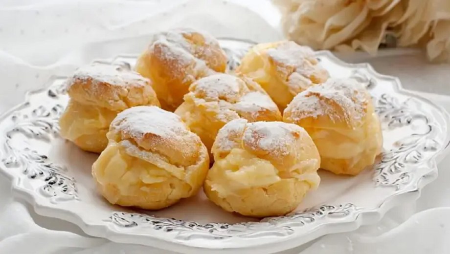 Profiteroles.
