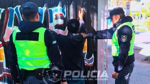 Demoraron a un hombre en Neuquén: lo identificaron y tenía pedido de captura