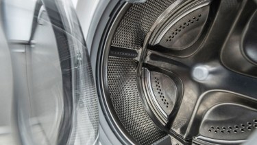 Indemnización millonaria en Bariloche: compró un lavarropas, reportó fallas, lo ignoraron y la Justicia le dio la razón