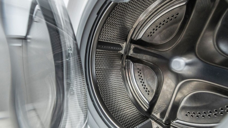 Fallas en un lavarropas, silencio de las empresas y final millonario: la Justicia de Bariloche los condenó.