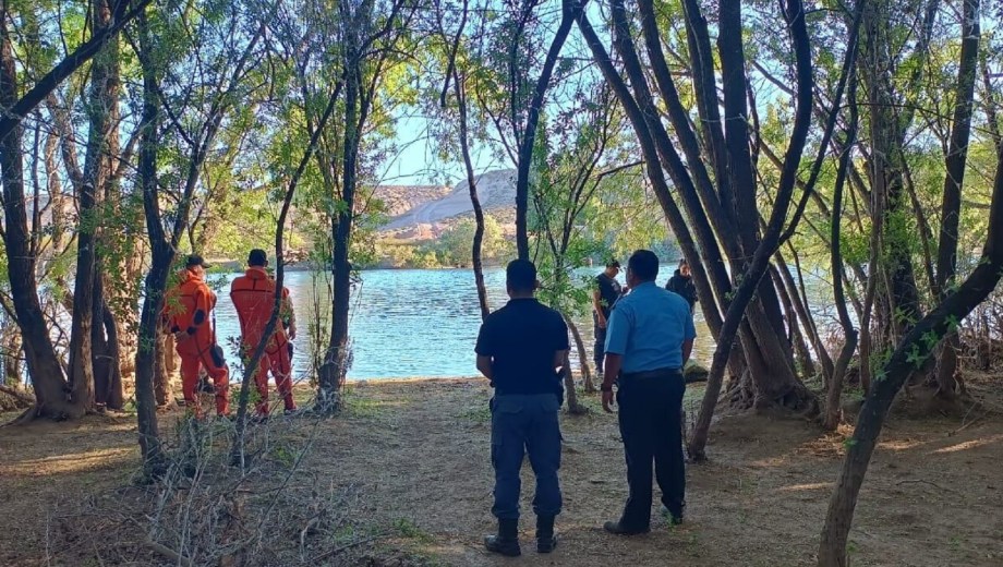 Encuentran un cuerpo en el río Neuquén en El Chañar. (Gentileza),