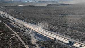 Precaución en Vaca Muerta: viernes con tránsito complicado por el traslado de un tanque gigante hacia Pampa Energía