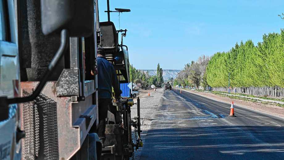 La repavimentación de la Ruta 6 entre la rotonda de la Ruta 22 y Paso Córdoba. (Foto: Juan Thomes)